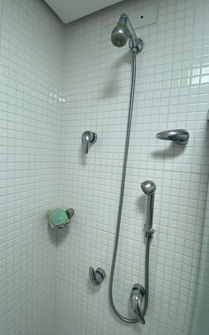 Apartamento à venda com 134m², 3 quartos e 3 vagas Apartamento à venda com 134m², 3 quartos e 3 vagasBanheiro da Suíte 2