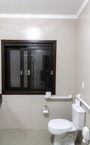 Casa de condomínio à venda com 455m², 4 quartos e 2 vagas Casa de condomínio à venda com 455m², 4 quartos e 2 vagasBanheiro 3