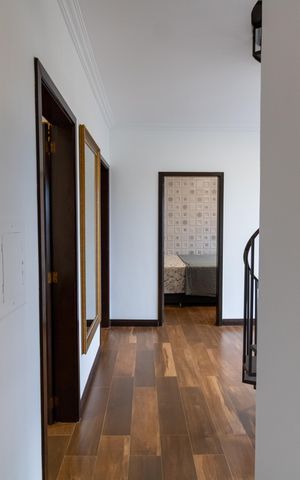 Casa de condomínio à venda com 455m², 4 quartos e 2 vagas Casa de condomínio à venda com 455m², 4 quartos e 2 vagasCorredor