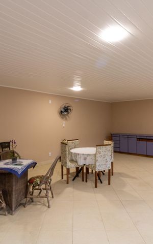 Casa de condomínio à venda com 455m², 4 quartos e 2 vagas Casa de condomínio à venda com 455m², 4 quartos e 2 vagasGaragem
