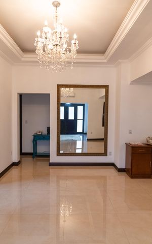 Casa de condomínio à venda com 455m², 4 quartos e 2 vagas Casa de condomínio à venda com 455m², 4 quartos e 2 vagasSala de Jantar