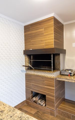 Casa de condomínio à venda com 455m², 4 quartos e 2 vagas Casa de condomínio à venda com 455m², 4 quartos e 2 vagasChurrasqueira