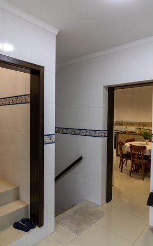 Casa de condomínio à venda com 455m², 4 quartos e 2 vagas Casa de condomínio à venda com 455m², 4 quartos e 2 vagasLavanderia
