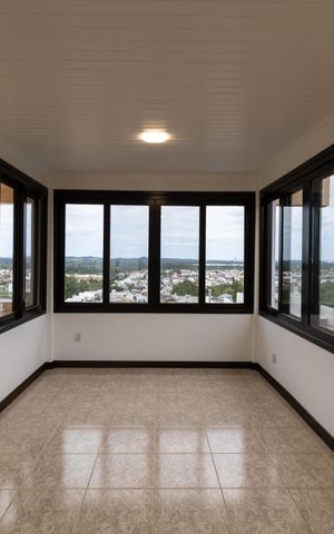 Casa de condomínio à venda com 455m², 4 quartos e 2 vagas Casa de condomínio à venda com 455m², 4 quartos e 2 vagasTerraço