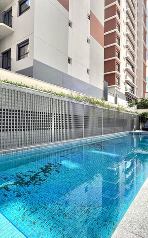 Apartamento à venda com 141m², 3 quartos e 2 vagas Apartamento à venda com 141m², 3 quartos e 2 vagasÁrea comum - Piscina
