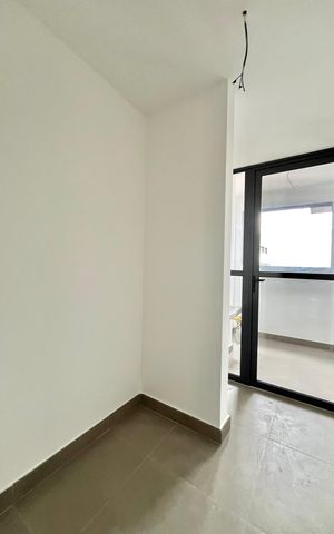 Apartamento à venda com 141m², 3 quartos e 2 vagas Apartamento à venda com 141m², 3 quartos e 2 vagasÁrea de Serviço