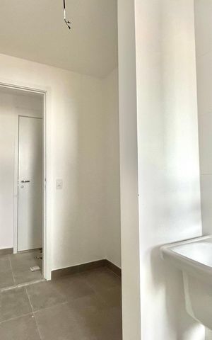Apartamento à venda com 141m², 3 quartos e 2 vagas Apartamento à venda com 141m², 3 quartos e 2 vagasÁrea de Serviço