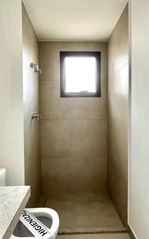 Apartamento à venda com 141m², 3 quartos e 2 vagas Apartamento à venda com 141m², 3 quartos e 2 vagasBanheiro da Suíte 1
