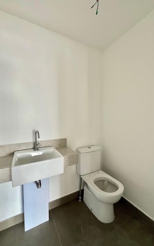 Apartamento à venda com 141m², 3 quartos e 2 vagas Apartamento à venda com 141m², 3 quartos e 2 vagasLavabo