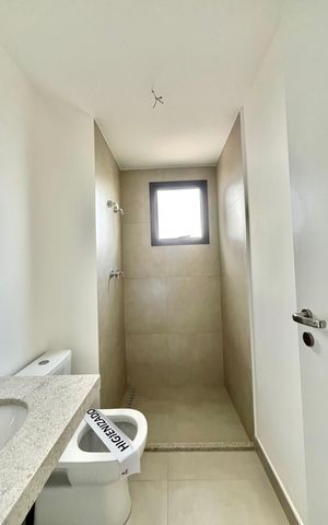 Apartamento à venda com 141m², 3 quartos e 2 vagas Apartamento à venda com 141m², 3 quartos e 2 vagasBanheiro da Suíte 1