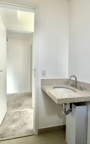 Apartamento à venda com 141m², 3 quartos e 2 vagas Apartamento à venda com 141m², 3 quartos e 2 vagasBanheiro da Suíte 1