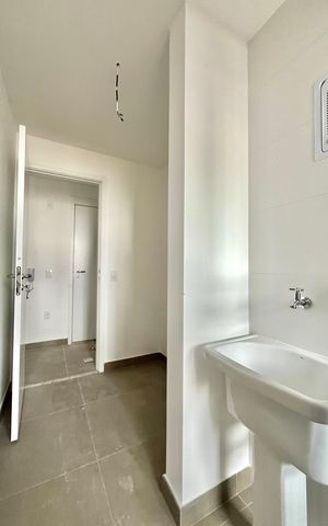 Apartamento à venda com 141m², 3 quartos e 2 vagas Apartamento à venda com 141m², 3 quartos e 2 vagasÁrea de Serviço