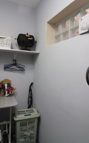Casa à venda com 300m², 5 quartos e 2 vagasQuarto de Serviço