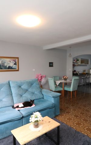 Casa à venda com 300m², 5 quartos e 2 vagasSala