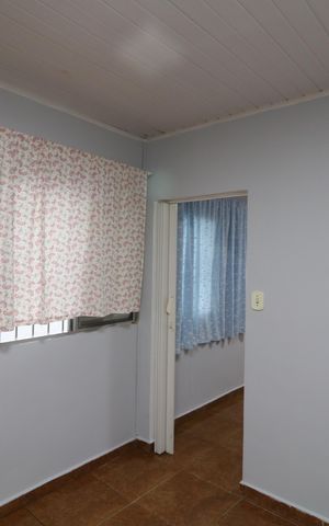 Casa à venda com 300m², 5 quartos e 2 vagasSuíte C2