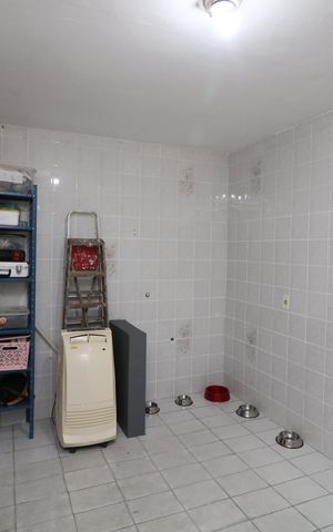 Casa à venda com 300m², 5 quartos e 2 vagasCozinha C2