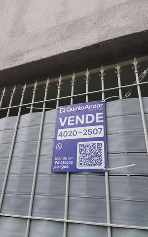 Casa à venda com 300m², 5 quartos e 2 vagasFachada - Placa
