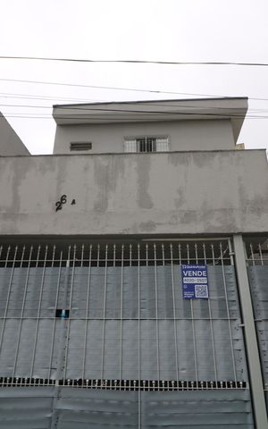 Casa à venda com 300m², 5 quartos e 2 vagasFachada