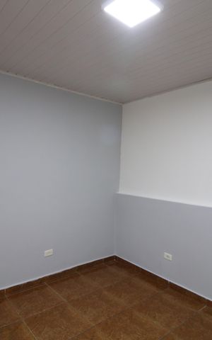 Casa à venda com 300m², 5 quartos e 2 vagasSuíte C2