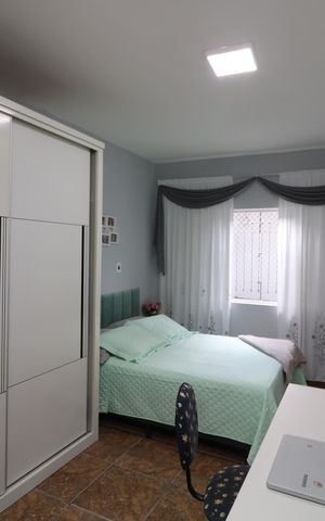 Casa à venda com 300m², 5 quartos e 2 vagasQuarto