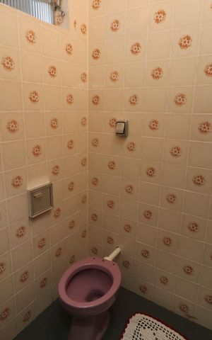 Casa à venda com 300m², 5 quartos e 2 vagasBanheiro de serviço
