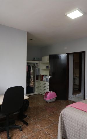 Casa à venda com 300m², 5 quartos e 2 vagasSuíte