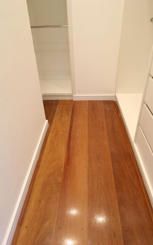 Apartamento à venda com 290m², 4 quartos e 4 vagasCloset da suíte 2