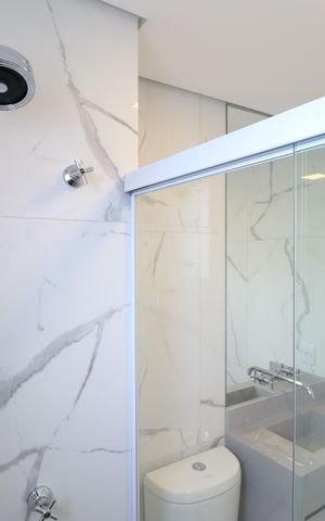 Apartamento à venda com 290m², 4 quartos e 4 vagasBanheiro da Suíte 1
