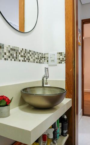 Casa à venda com 280m², 4 quartos e 5 vagasLavabo Sala