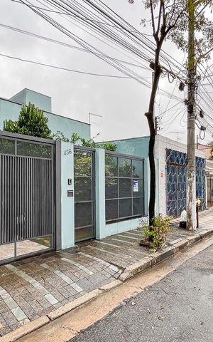 Casa à venda com 280m², 4 quartos e 5 vagasFachada + plaquinha