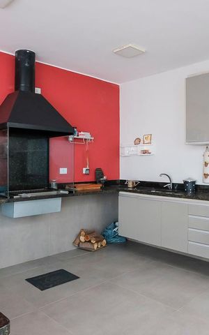 Casa à venda com 280m², 4 quartos e 5 vagasVaranda gourmet