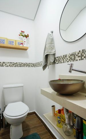 Casa à venda com 280m², 4 quartos e 5 vagasLavabo Sala