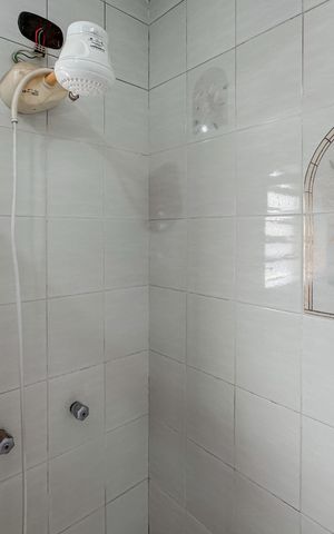 Casa à venda com 192m², 3 quartos e 5 vagas Casa à venda com 192m², 3 quartos e 5 vagasBanheiro da Suíte