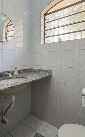 Casa à venda com 192m², 3 quartos e 5 vagas Casa à venda com 192m², 3 quartos e 5 vagasLavabo