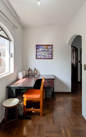 Casa à venda com 192m², 3 quartos e 5 vagas Casa à venda com 192m², 3 quartos e 5 vagasEscritório