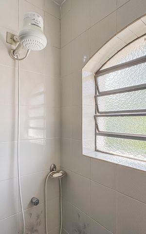 Casa à venda com 192m², 3 quartos e 5 vagas Casa à venda com 192m², 3 quartos e 5 vagasBanheiro Corredor