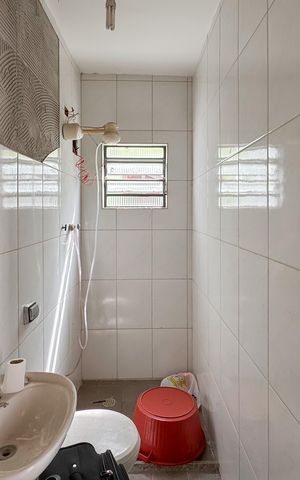 Casa à venda com 192m², 3 quartos e 5 vagas Casa à venda com 192m², 3 quartos e 5 vagasBanheiro de Serviço