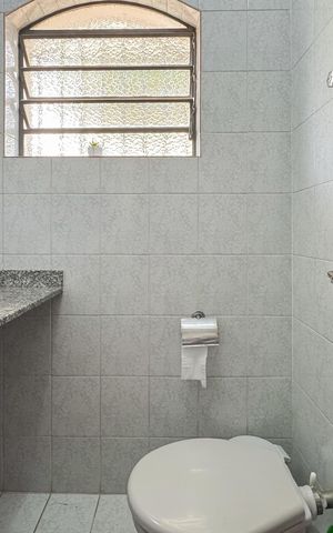 Casa à venda com 192m², 3 quartos e 5 vagas Casa à venda com 192m², 3 quartos e 5 vagasLavabo