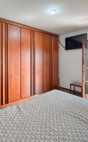 Casa à venda com 192m², 3 quartos e 5 vagas Casa à venda com 192m², 3 quartos e 5 vagasSuíte