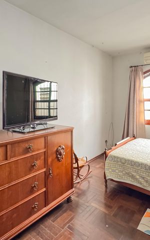 Casa à venda com 192m², 3 quartos e 5 vagas Casa à venda com 192m², 3 quartos e 5 vagasQuarto 1