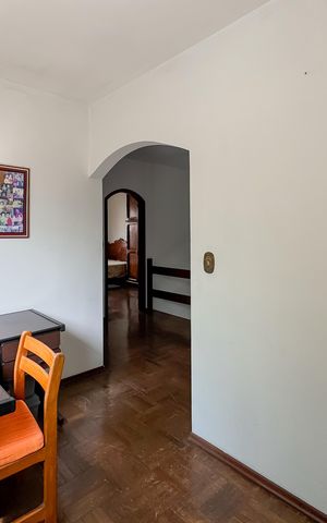 Casa à venda com 192m², 3 quartos e 5 vagas Casa à venda com 192m², 3 quartos e 5 vagasEscritório