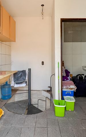 Casa à venda com 192m², 3 quartos e 5 vagas Casa à venda com 192m², 3 quartos e 5 vagasÁrea de Serviço