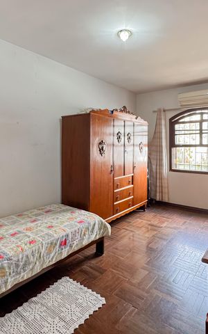 Casa à venda com 192m², 3 quartos e 5 vagas Casa à venda com 192m², 3 quartos e 5 vagasQuarto 2