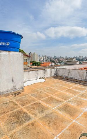 Casa à venda com 192m², 3 quartos e 5 vagas Casa à venda com 192m², 3 quartos e 5 vagasTelhado