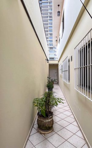 Casa à venda com 304m², 4 quartos e 6 vagasCorredor