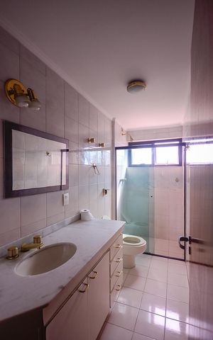 Apartamento à venda com 198m², 3 quartos e 4 vagas Apartamento à venda com 198m², 3 quartos e 4 vagasBanheiro Social
