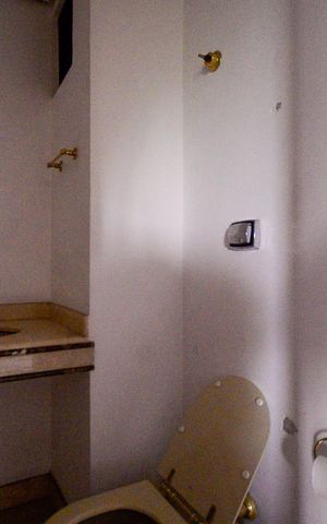 Apartamento à venda com 198m², 3 quartos e 4 vagas Apartamento à venda com 198m², 3 quartos e 4 vagasLavabo