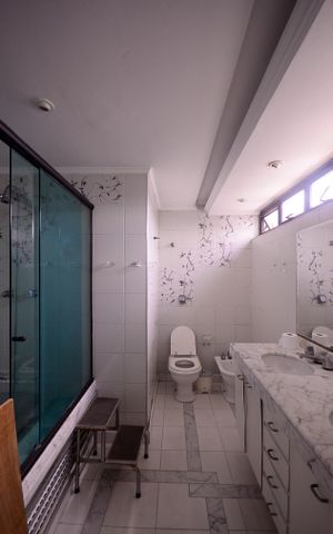 Apartamento à venda com 198m², 3 quartos e 4 vagas Apartamento à venda com 198m², 3 quartos e 4 vagasBanheiro do Quarto 2