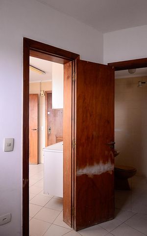 Apartamento à venda com 198m², 3 quartos e 4 vagas Apartamento à venda com 198m², 3 quartos e 4 vagasÁrea de Serviço