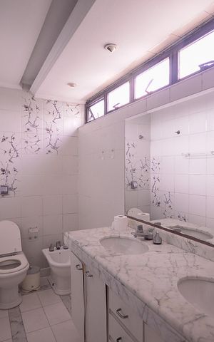 Apartamento à venda com 198m², 3 quartos e 4 vagas Apartamento à venda com 198m², 3 quartos e 4 vagasBanheiro do Quarto 2